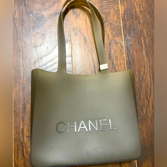 EUC Chanel Jelly Shoulder Tote - Picture 1 of 6
